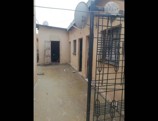 3 BEDROOM HOUSE FOR SALE IN PIMVILLE